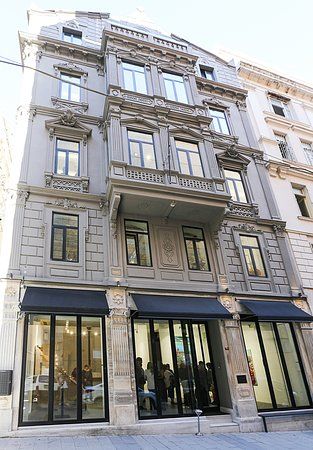 Anna Laudel Contemporary